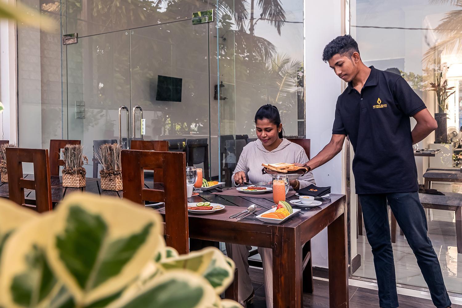 Beverly Beach Negombo Exterior foto